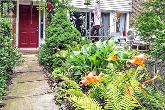 237 Milestone Crescent in Aurora, ON - Building Photo - Building Photo