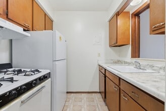 Meadow Ridge Apartments in Waterloo, IA - Foto de edificio - Building Photo