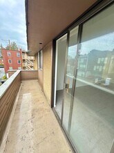 2611 44th Ave SW, Unit 6 in Seattle, WA - Building Photo - Building Photo