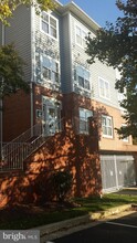 8927 Groffs Mill Dr in Owings Mills, MD - Foto de edificio - Building Photo