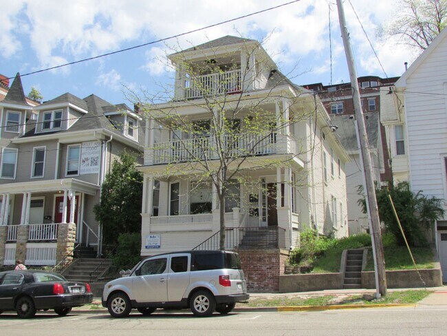 219 E Mifflin St-Unit -2 in Madison, WI - Building Photo - Building Photo