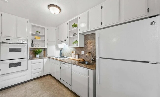 50 N San Mateo Dr in San Mateo, CA - Building Photo - Building Photo