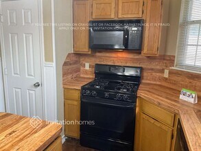 4402 Laredo Dr in Grand Prairie, TX - Foto de edificio - Building Photo