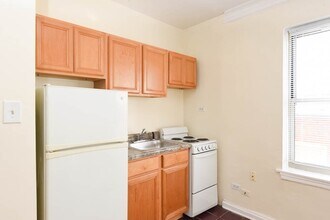 4521 N Malden, Unit 504 in Chicago, IL - Foto de edificio - Building Photo