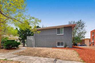 1631 Clinton St in Aurora, CO - Building Photo - Building Photo