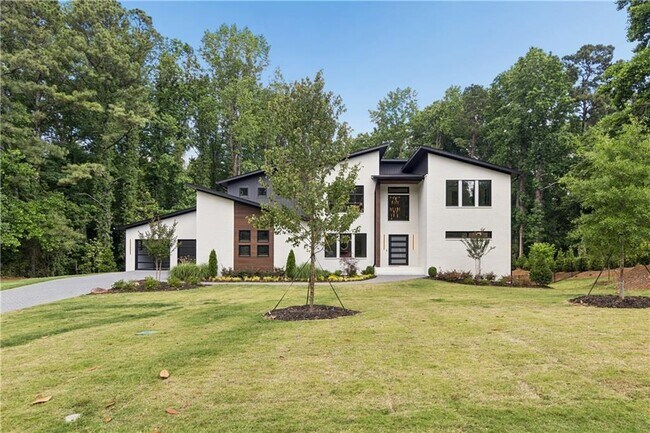 property at 1000 Clementstone Dr NE