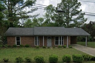 465 N Broadway St in Tupelo, MS - Building Photo