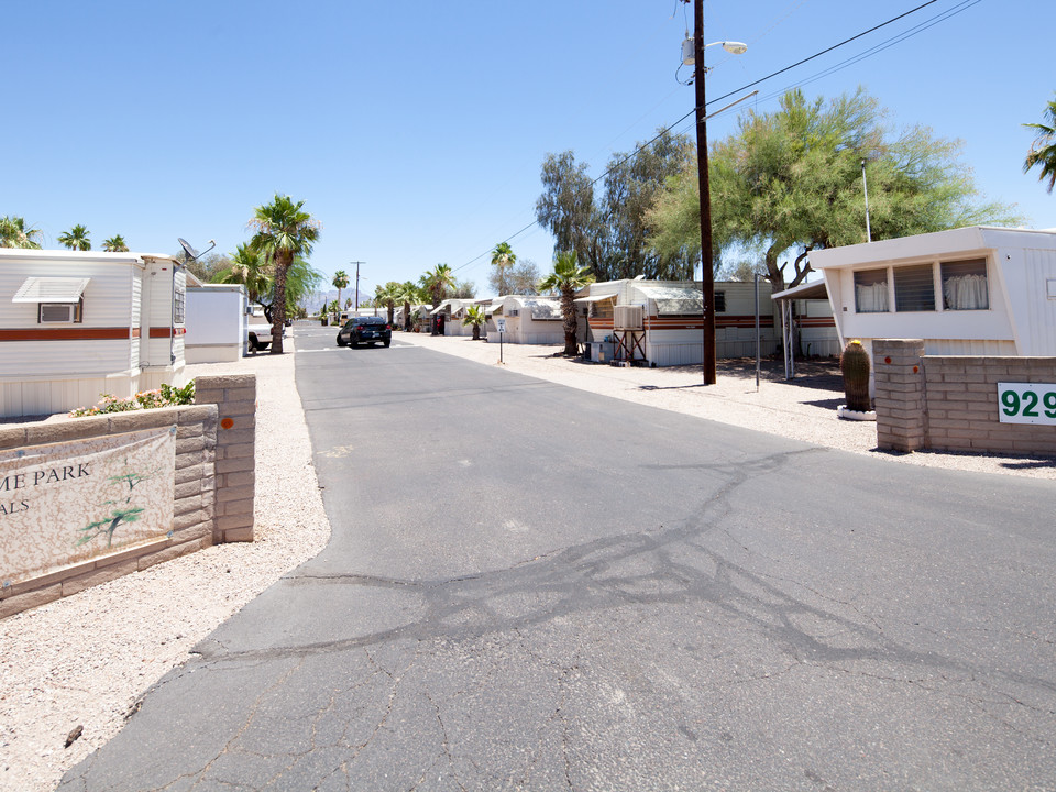 Sunset Mesa in Apache Junction, AZ - Building Photo