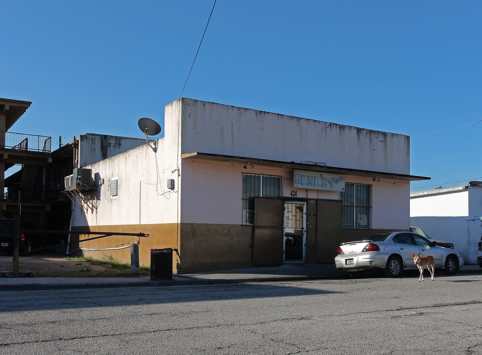 424 W Avenue A in Belle Glade, FL - Building Photo