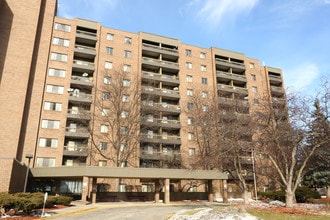 Capitol Commons Seniors Apartments in Lansing, MI - Building Photo - Building Photo