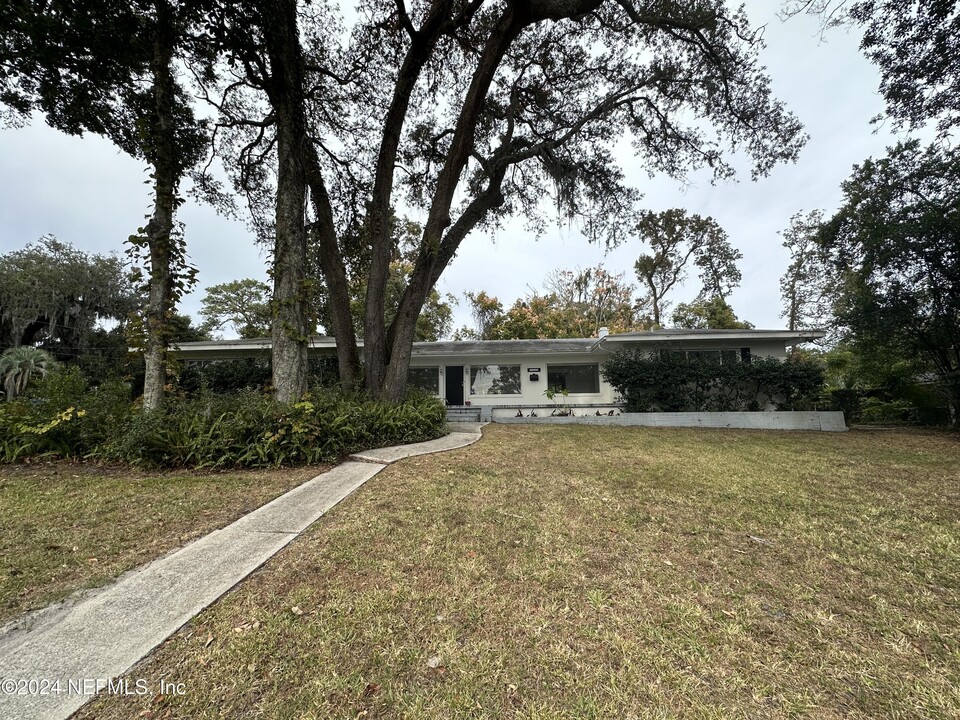 5207 Santa Rosa Way in Jacksonville, FL - Building Photo