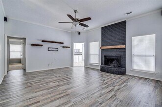 1109 Shady Hill Ln in Burleson, TX - Building Photo - Building Photo