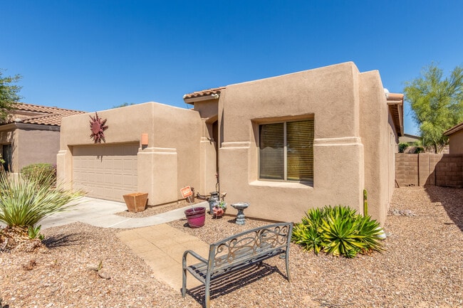 8434 N Sunny Rock Ridge Dr in Tucson, AZ - Foto de edificio - Building Photo