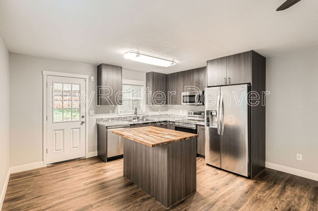 2103 W Harvard Ave in Englewood, CO - Building Photo