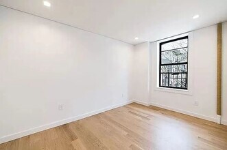 209 Mulberry St, Unit 5C in New York, NY - Building Photo - Building Photo