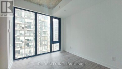 47-1947 Mutual St in Toronto, ON - Building Photo - Building Photo