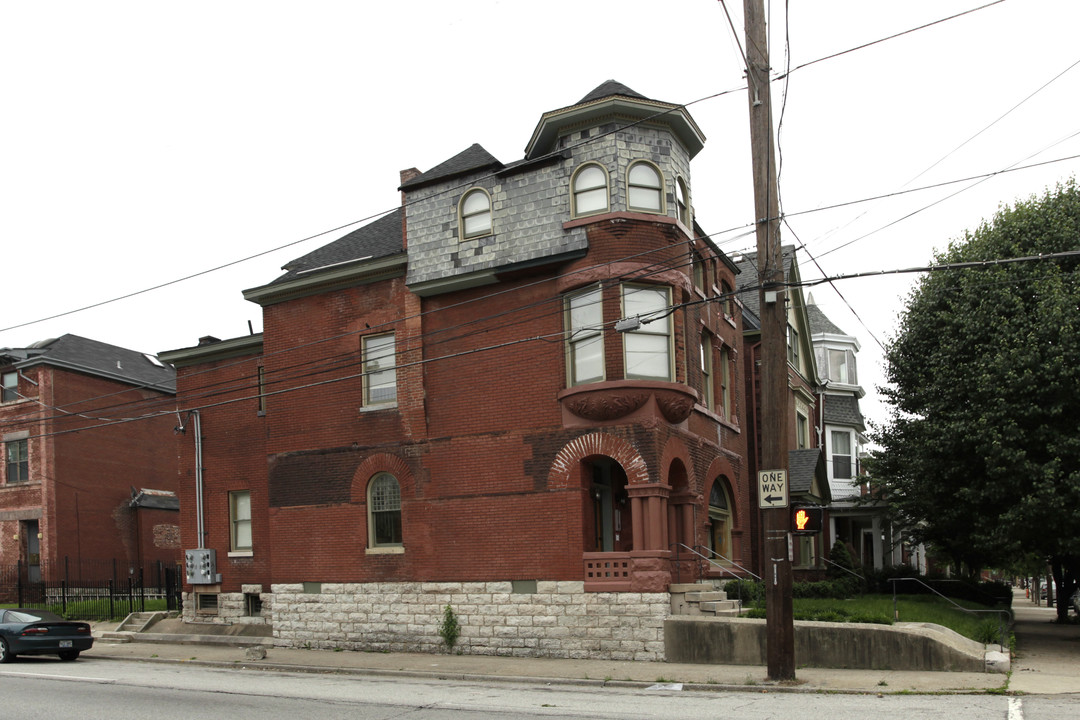 1001 S 1st St in Louisville, KY - Building Photo