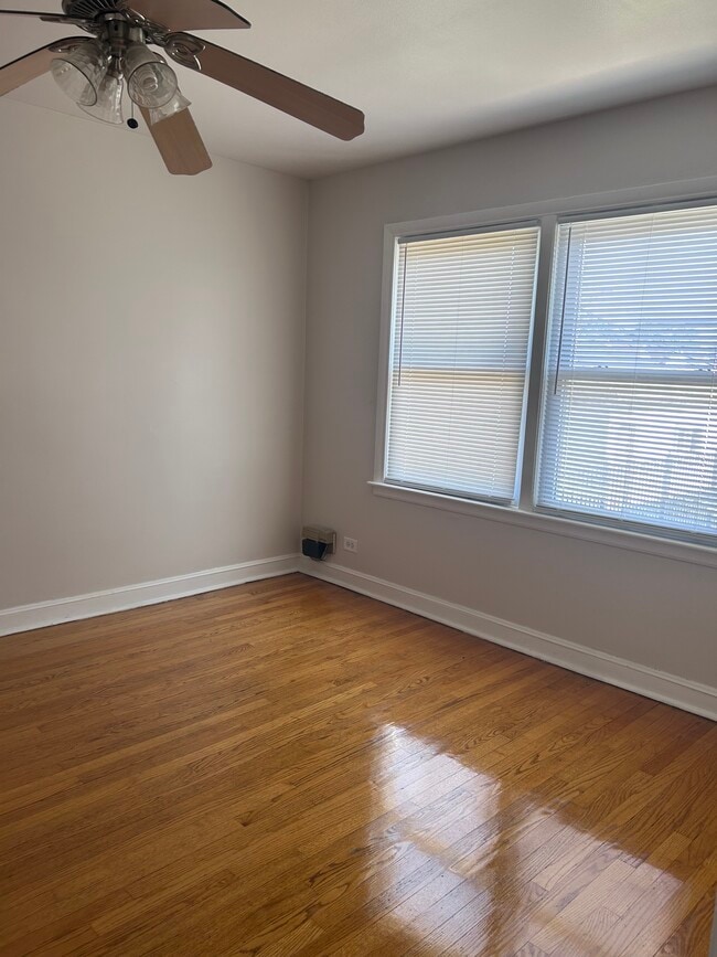 3019 W 71st St in Chicago, IL - Foto de edificio - Building Photo