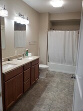 1429 10th St N, Unit Upper in Fargo, ND - Building Photo - Building Photo