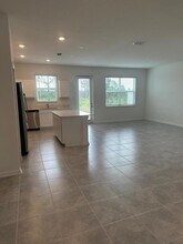 81 Nine Iron Dr in Four Corners, FL - Building Photo - Building Photo