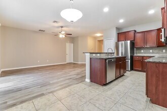 1133 Lauren Manor Loop in Ruskin, FL - Building Photo - Building Photo