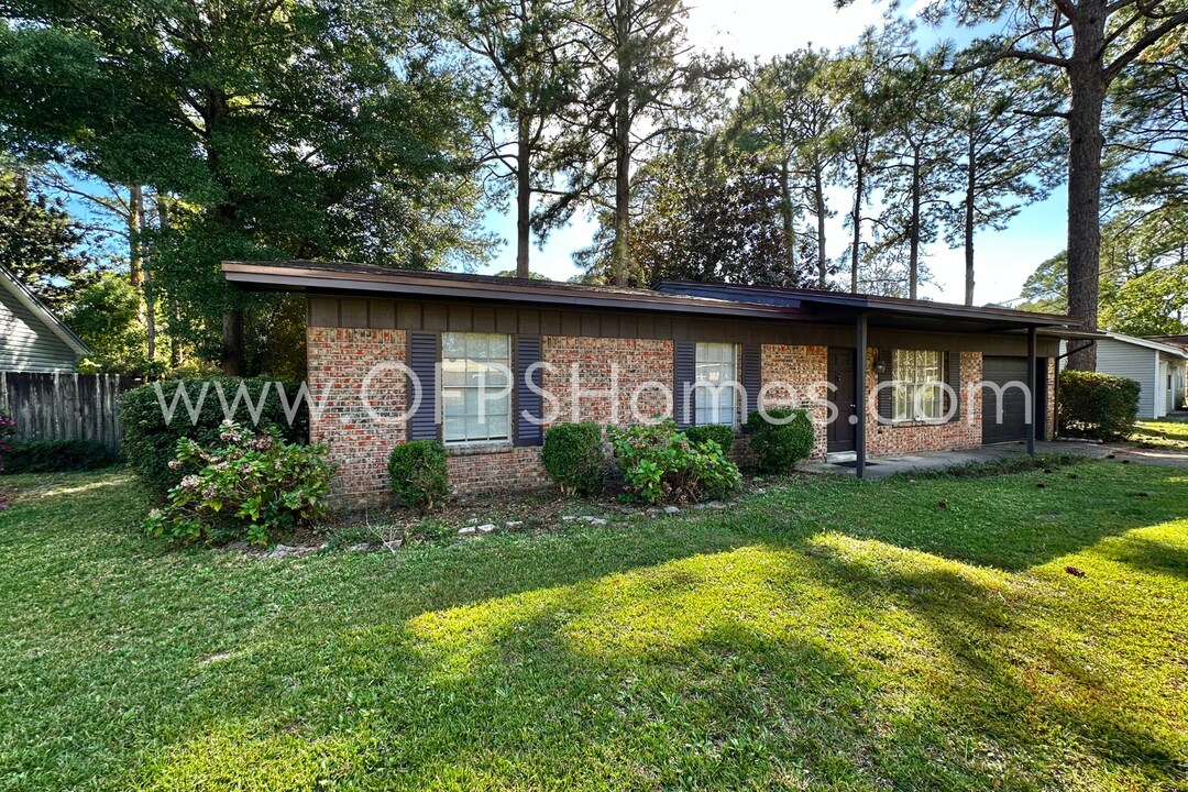 802 Meadow Ln in Fort Walton Beach, FL - Building Photo