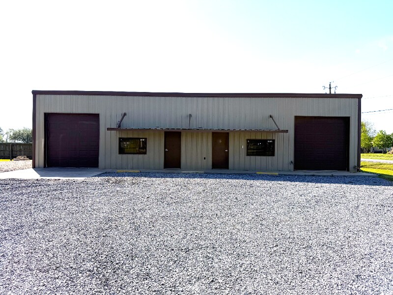 1251 Bordelon Rd in Breaux Bridge, LA - Building Photo