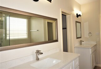 8123 Buffalo Springs Ct in Sugar Land, TX - Building Photo - Building Photo