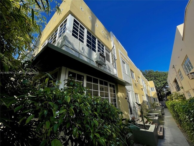 1521 Jefferson Ave in Miami Beach, FL - Building Photo - Building Photo