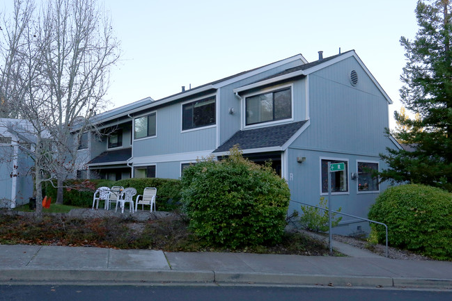 Burbank Orchards in Sebastopol, CA - Building Photo - Building Photo