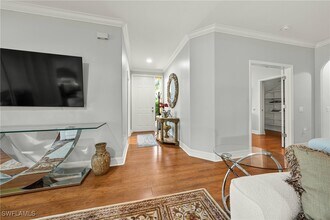 8310 Big Acorn Cir in Naples, FL - Foto de edificio - Building Photo