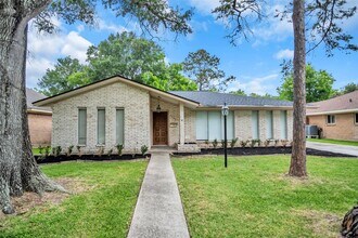1715 Capstan Rd in Houston, TX - Building Photo - Building Photo
