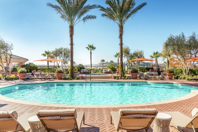 Vista Real Apartment Homes
