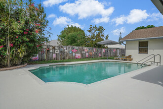 13834 Geranium Pl in Wellington, FL - Building Photo - Building Photo