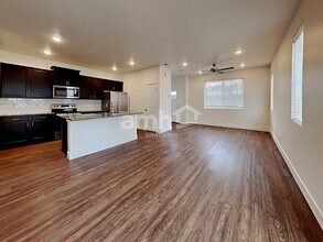 33084 Ten Trails Pkwy in Black Diamond, WA - Building Photo - Building Photo