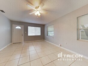 1260 N Sedeeva Cir in Clearwater, FL - Building Photo - Building Photo