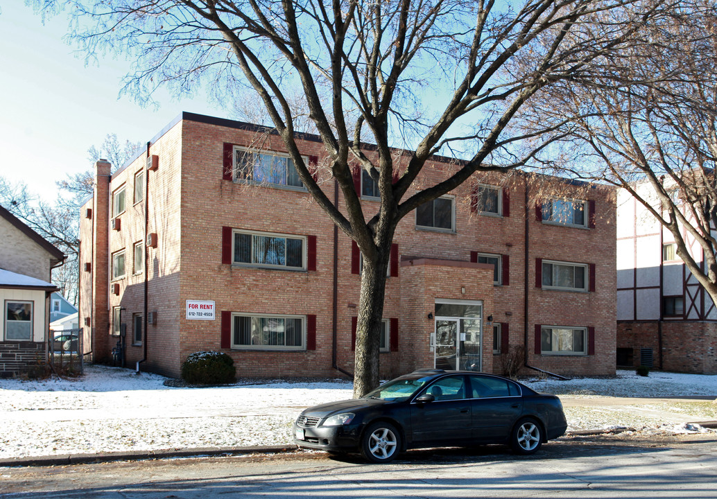 3312 Minnehaha Ave in Minneapolis, MN - Building Photo