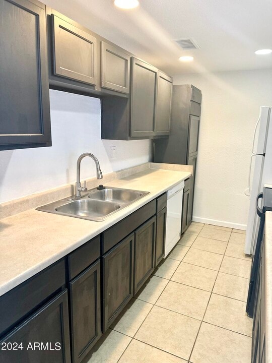 424 W Brown Rd in Mesa, AZ - Building Photo