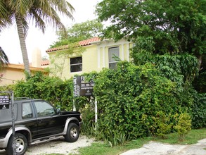 2816 Pinetree Dr in Miami Beach, FL - Building Photo - Building Photo