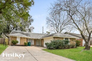 8222 Streamside Dr in Houston, TX - Building Photo