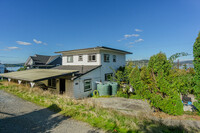 9963 Rainier Ave S in Seattle, WA - Foto de edificio - Building Photo