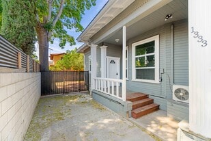 1331-1333 S Park Ave in Pomona, CA - Building Photo