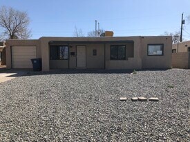 808 La Veta Dr NE in Albuquerque, NM - Building Photo
