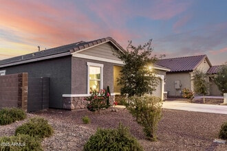 19531 W Palo Verde Dr in Litchfield Park, AZ - Building Photo - Building Photo