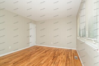 7335 Landi Ct in Hazelwood, MO - Building Photo - Building Photo