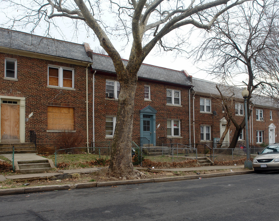 1325 Orren St NE in Washington, DC - Building Photo