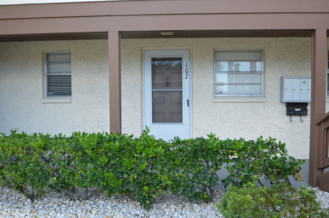 5154 Turquoise Ln in New Port Richey, FL - Building Photo - Building Photo