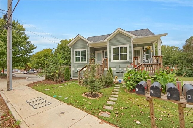 2050 Bolton Rd NW in Atlanta, GA - Building Photo - Building Photo