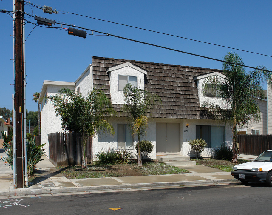 16671 Dolores St in Huntington Beach, CA - Building Photo