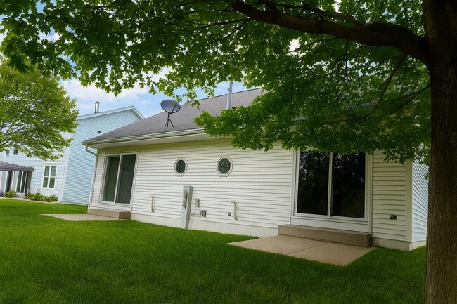 2042 Madera St in Waukesha, WI - Building Photo - Building Photo